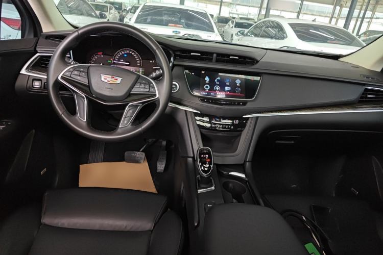 Used Cadillac XT5 2016 28T Four-Wheel Drive Luxury Model Center Console