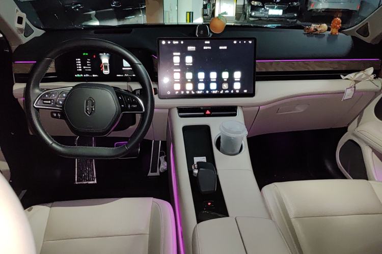 Used Hima AITO M5 2022 Range-Extended Rear-Drive Standard Version Center Console