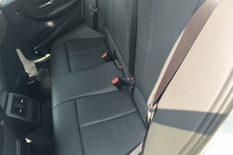 Used BMW 3 Series 2015 320i Sport Design Package
