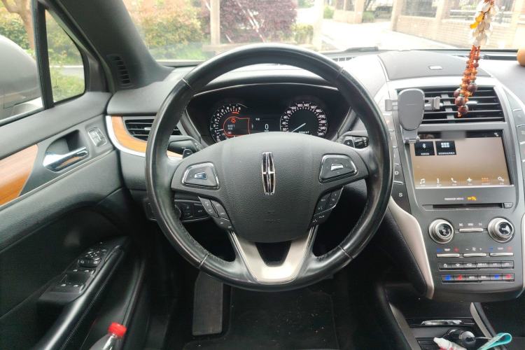 Used Lincoln MKC 2017 2.0T Two-Wheel-Drive Luxury Edition