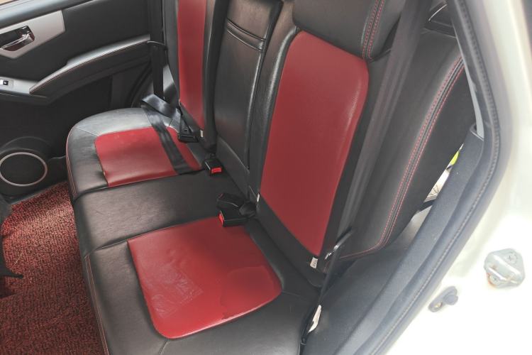 Used Lifan Auto X60 2015 1.8L CVT Comfort Model China IV Standard Left Rear Seat