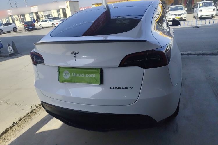 Used Tesla Model Y 2023 Long-Range All-Wheel-Drive Version
