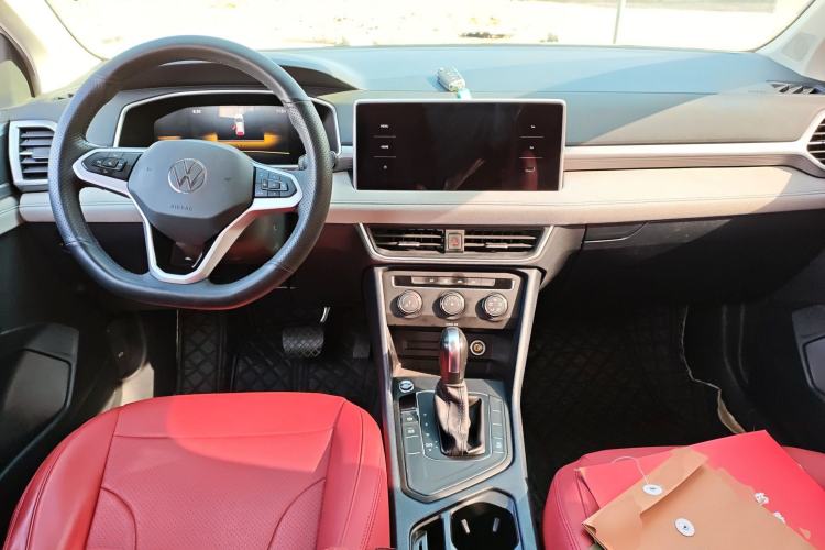 Used Volkswagen Tharu 2023 300TSI Two-Wheel-Drive Crescent Edition
