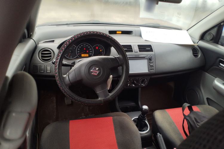 Used Suzuki Swift 2013 1.3L Manual Value Edition Center Console