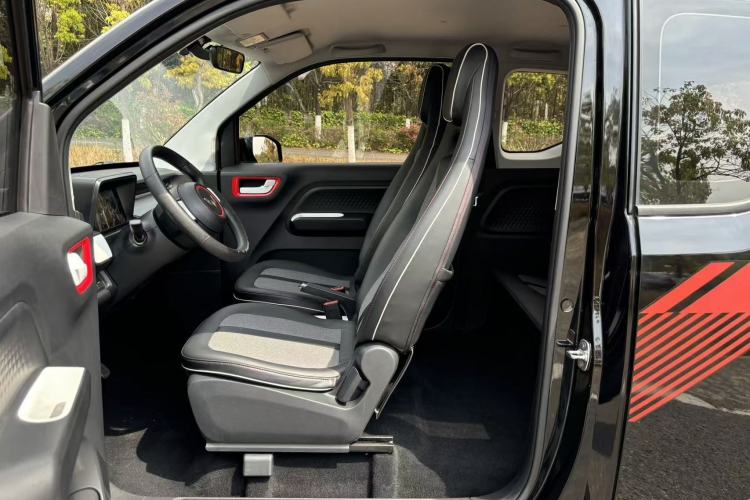 Used Wuling Hongguang MINIEV 2022 GAMEBOY 300km Enthusiast Model with Lithium Iron Phosphate Interior 2