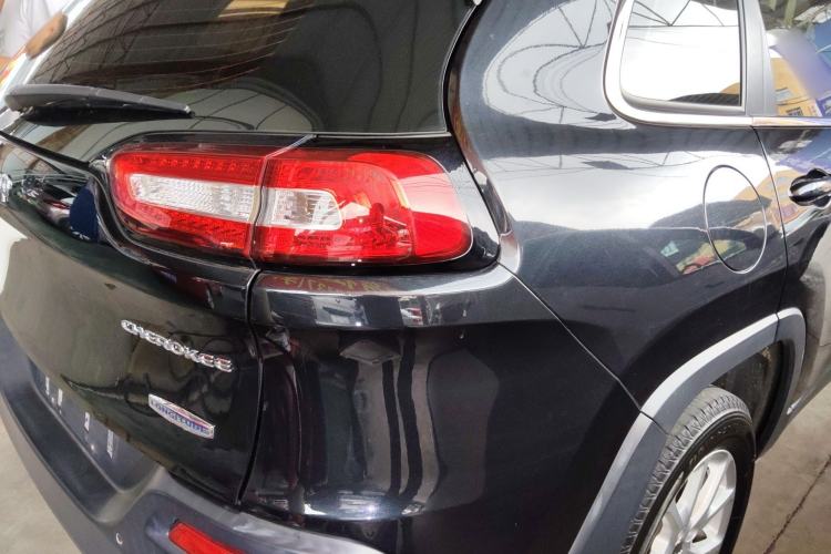 Used Jeep Cherokee 2016 2.4L Leading Edition
