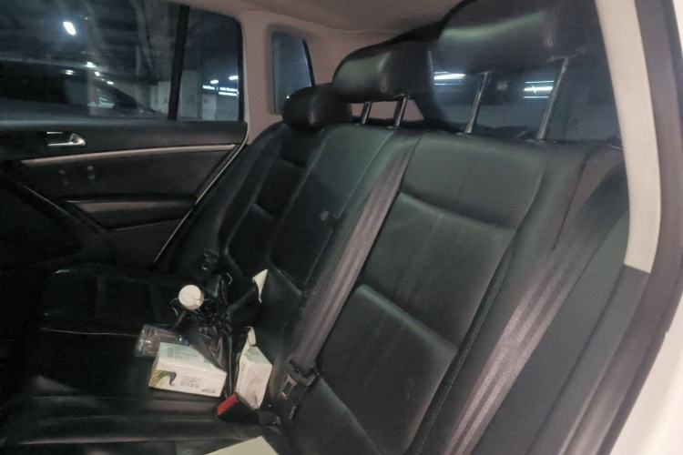 Used Volkswagen Tiguan 2015 1.8TSI Automatic Two-Wheel Drive Luxury Model Interior 4