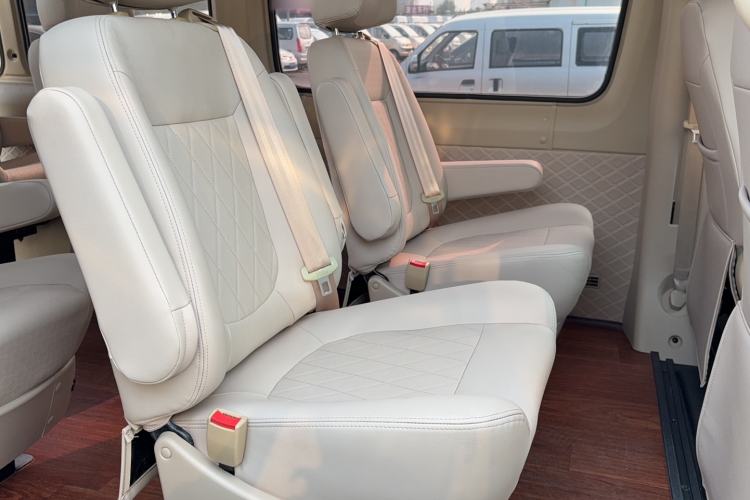 Used Foton Toano 2023 2.0T Compact Luxury Edition Manual Transmission Long Wheelbase Mid-Height Roof Rear Single Tire 9-Seater
