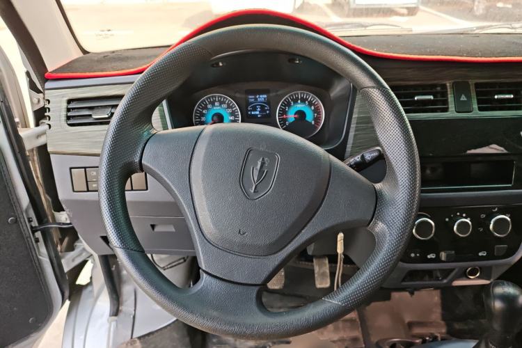 Used Jinbei Hiace X30 2023 1.5L Super-Comfortable Passenger Van 5/6/7-Seater Non-Air-Conditioned Version Model SWC15M
