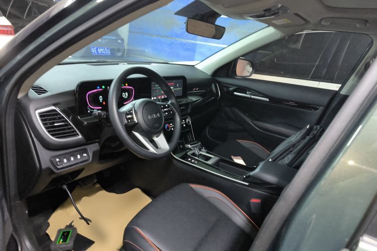 Used Kia Seltos 2023 1.5L CVT Luxury Edition Left Front Seat