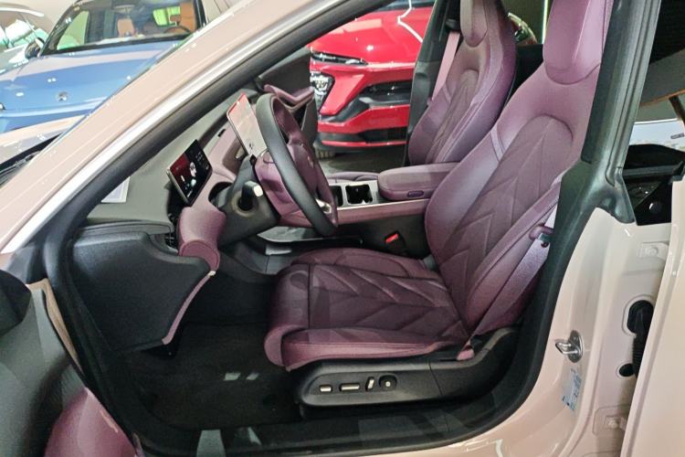 Used Nio ET5T 2025 75 kWh Touring Left Front Seat