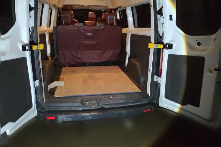 Used Ford Transit 2017 2.0T Diesel Multi-Function Commercial Vehicle Mid-Drive Mid-Roof China V Standard Trunk