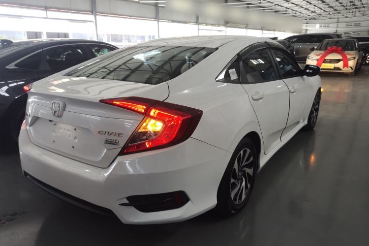 Used Honda Civic 2016 220TURBO CVT Luxury Edition Rear Right 45 Deg