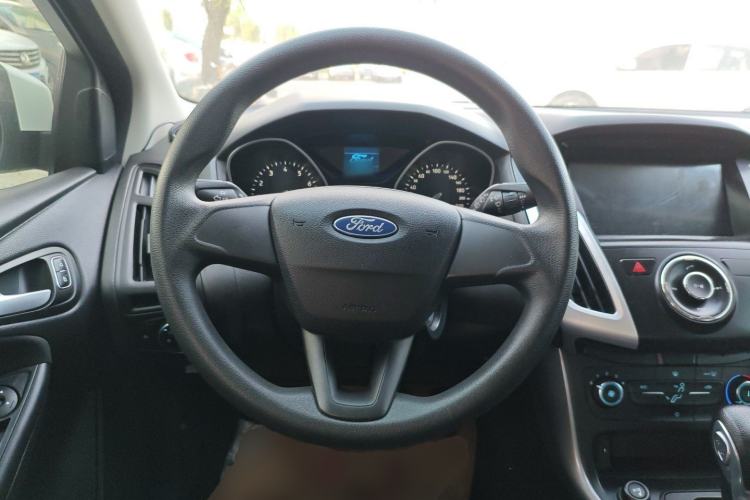 Used Ford Focus 2015 Hatchback 1.6L Automatic Comfort Model Steering Wheel