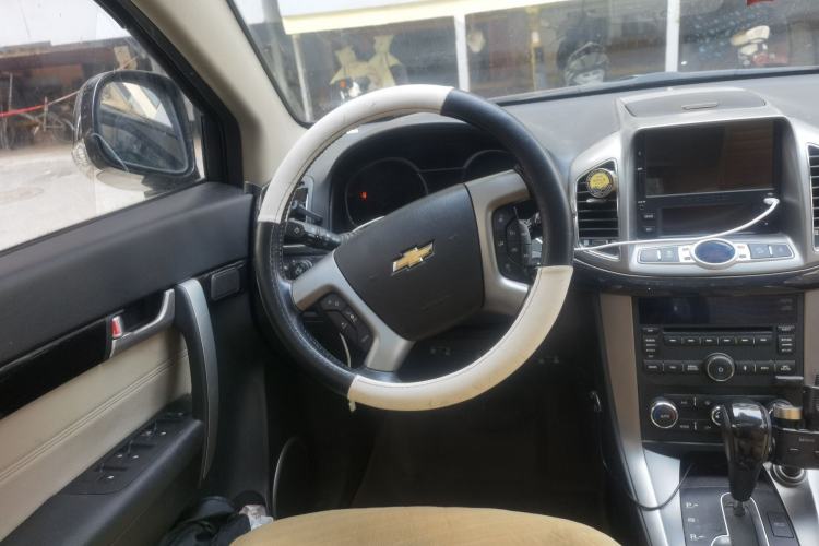 Used Chevrolet Captiva 2015 2.4L 4x4 Flagship Edition 7-Seater