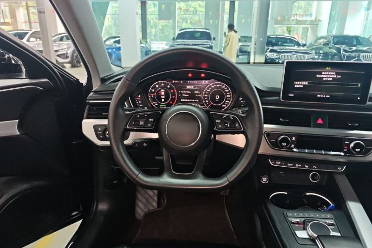 Used Audi A4L 2019 40 TFSI Fashion Edition China VI Emission Standard
