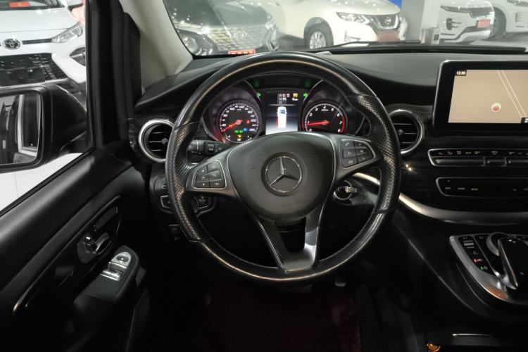 Used Mercedes-Benz V-Class 2017 V 260 Avantgarde Edition