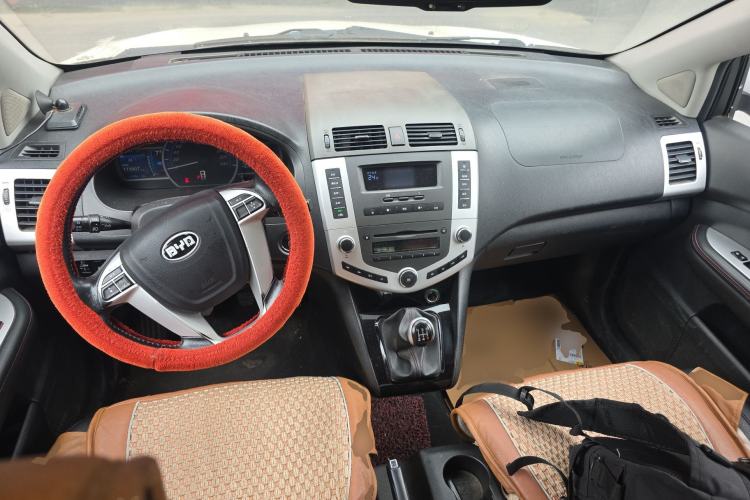 Used BYD S6 2014 2.0L Manual Elite Version 5 Seats
