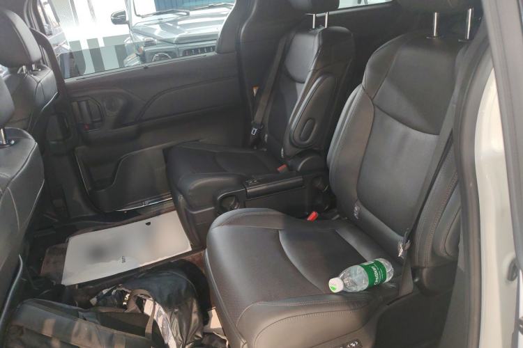 Used Toyota Sienna 2024 2.5L Hybrid Four-Wheel Drive Prestige Edition