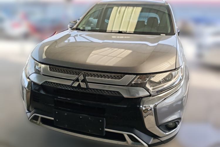 Used Mitsubishi Outlander 2020 2.0L Two-Wheel Drive Comfort Edition 7-Seater Front