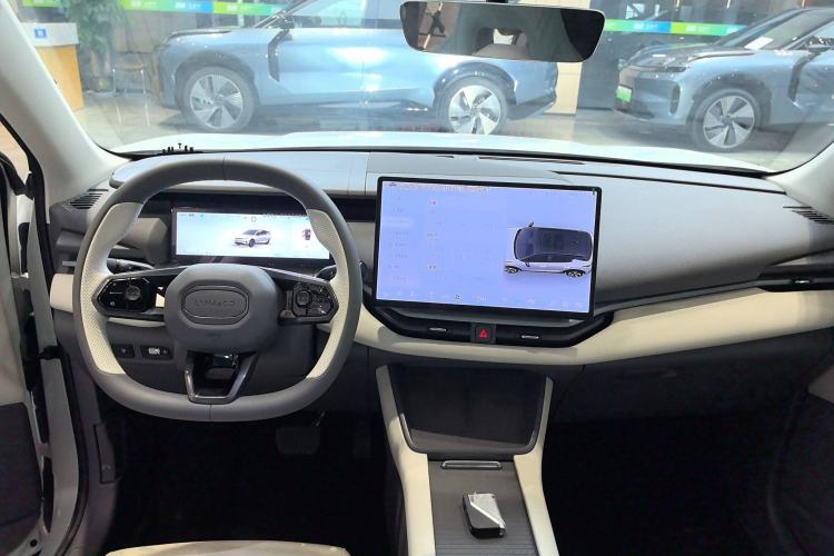 Used Lynk & Co 06 EM-P 2023 EM-P 56 Standard Range Pro