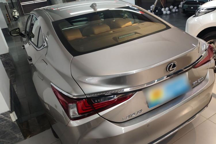 Used Lexus ES 2018 200 Excellence Edition China V Standard

