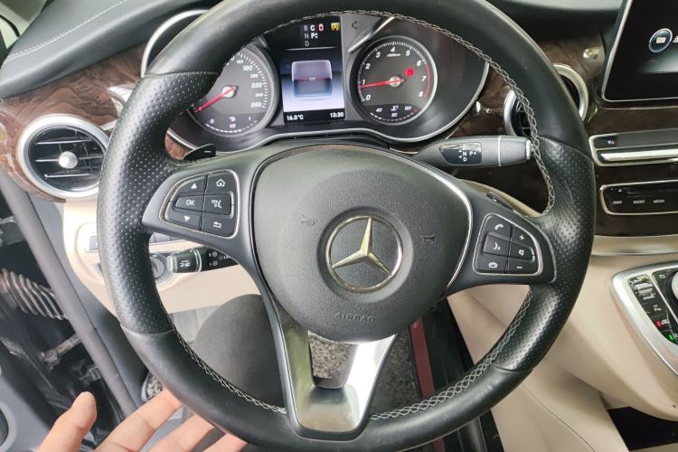Used Mercedes-Benz V-Class 2018 V 260 L Prestige Extended Version China VI Steering Wheel