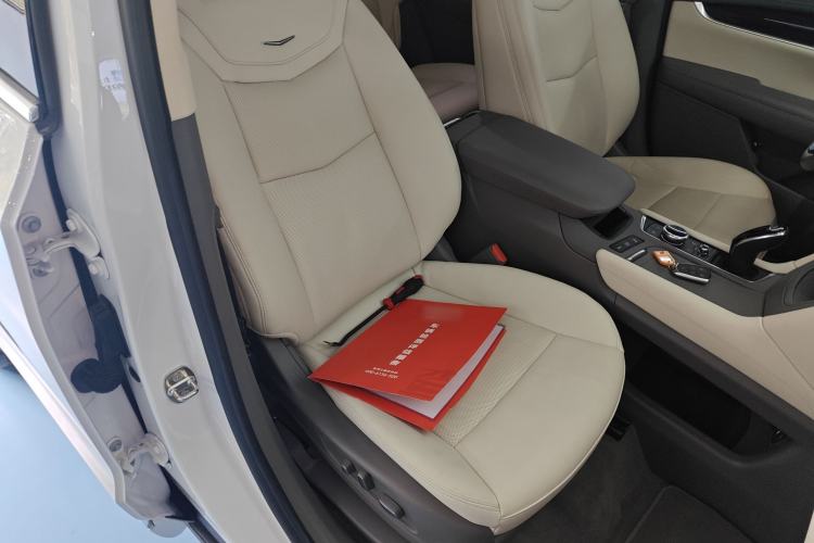 Used Cadillac XT6 2022 2.0T Six-Seater Four-Wheel Drive Luxury Version
