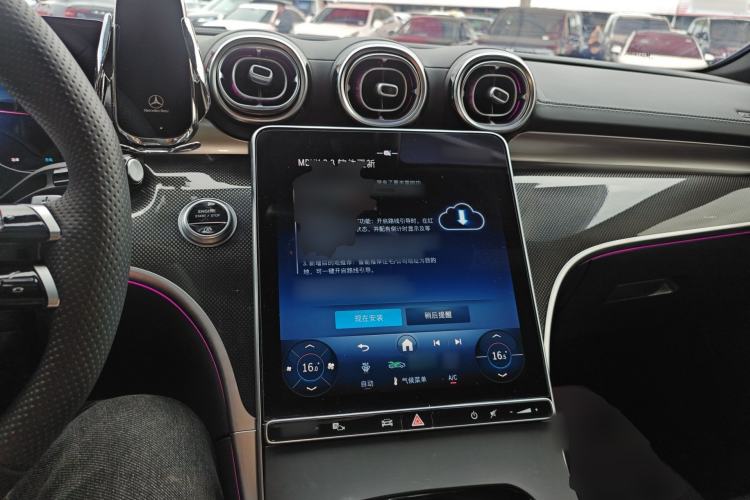 Used Mercedes-Benz C-Class 2025 Facelift C 260 L Sport Edition Center Console