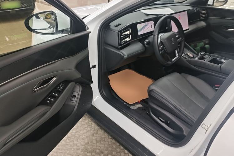 Used BYD Qin L 2025 DM-i Smart Drive 120KM Superior Model Driver Seat