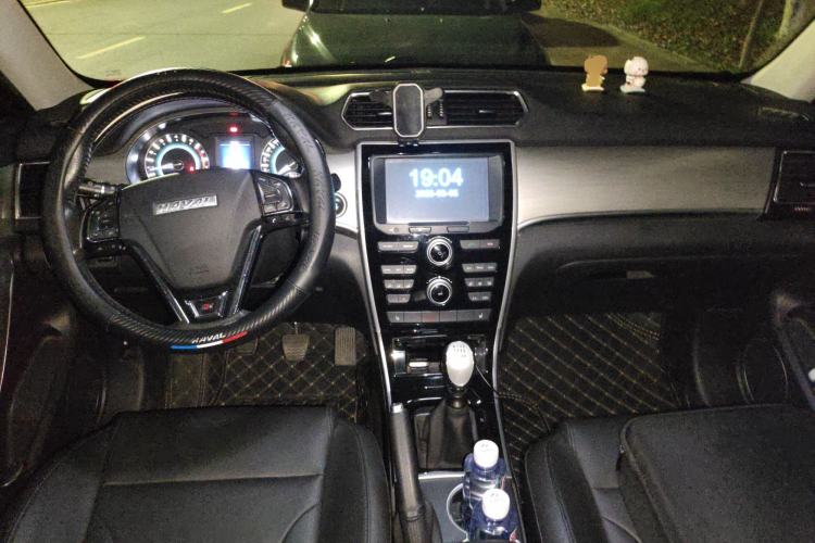 Used Haval H2 2016 Red Label 1.5T Manual Two-Wheel Drive Elite Model
