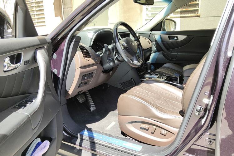 Used Infiniti QX70 2013 3.7L Standard Edition Driver Seat