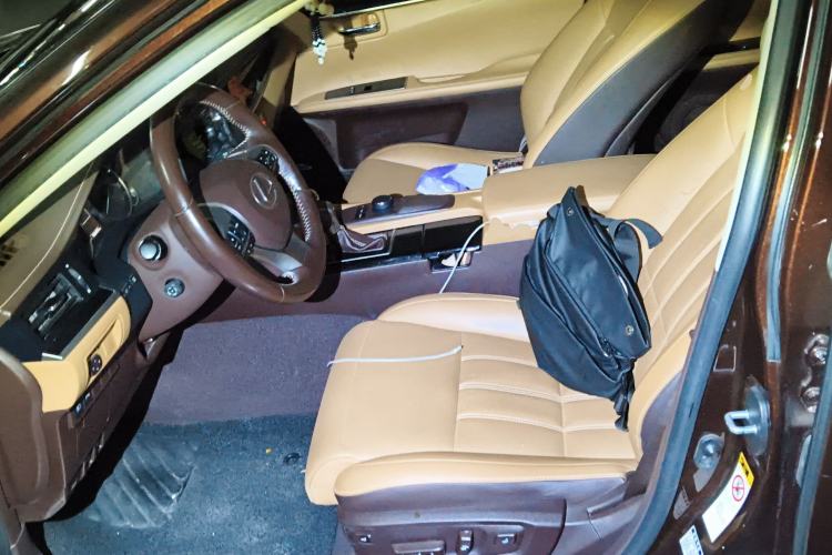 Used Lexus ES 2015 300h Comfort Edition
