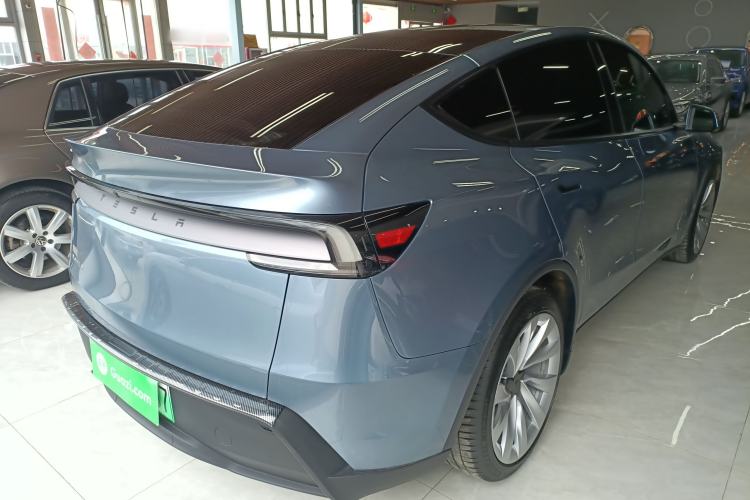 Used Tesla Model Y 2025 Rear-Wheel-Drive Version
