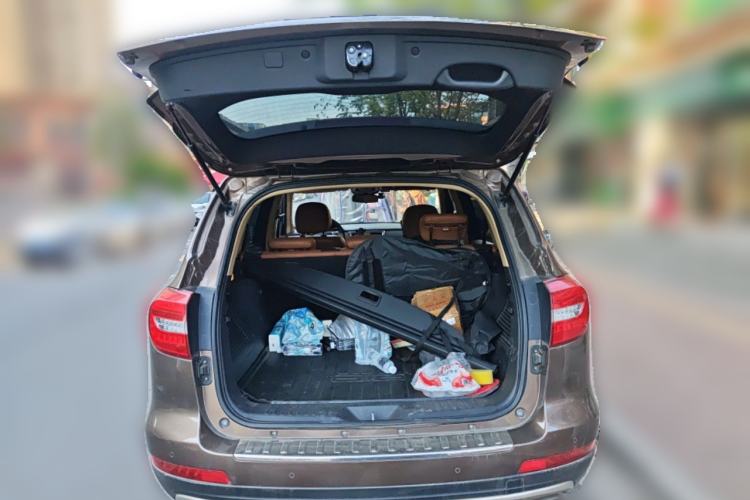 Used Haval H8 2015 2.0T Two-Wheel Drive Comfort Version Trunk