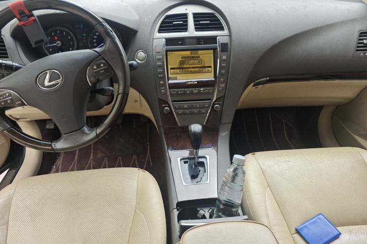 Used Lexus ES 2010 240 Luxury Edition Center Console