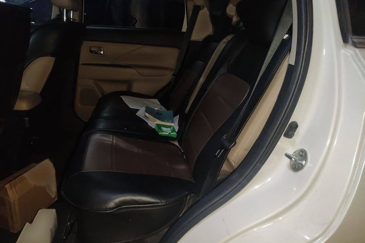 Used Mitsubishi Outlander 2013 2.4L 4x4 Luxury Navigation Edition 5 Seats
