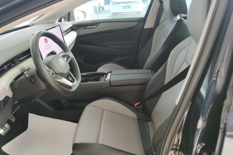 Used Volkswagen ID.7 VIZZION 2024 AIR model
