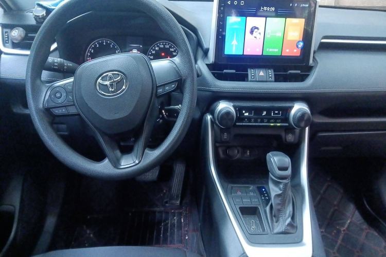 Used Toyota Wildlander 2022 Updated Version 2.0L CVT Two-Wheel Drive Leading Edition
