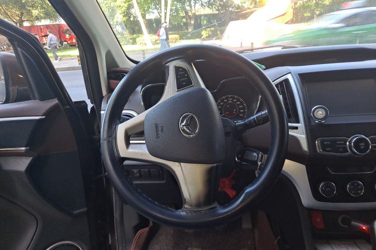 Used HYOSOW H3 2015 1.5L manual Comfort trim level