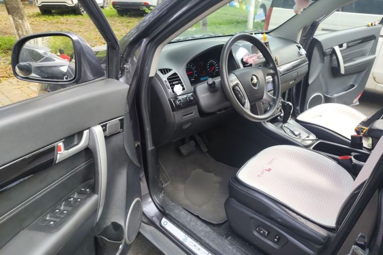 Used Chevrolet Captiva 2014 2.4L Two-Wheel Drive Urban Version 7 Seats Driver Seat