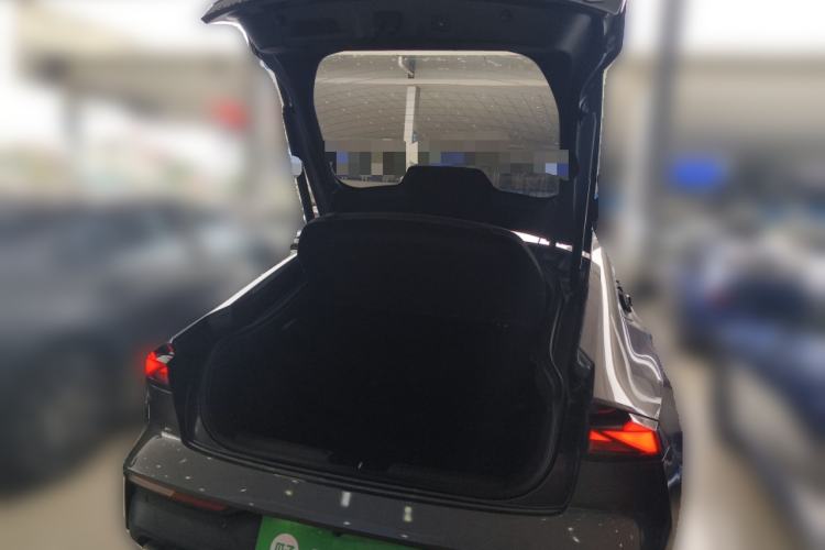 Used CHANGAN UNI-V 2022 1.5T Prestige Version Trunk