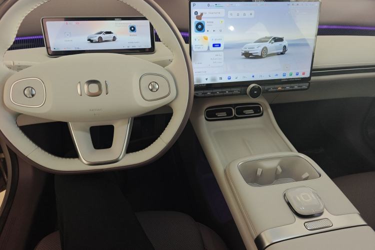 Used CHANGAN NEVO A06 2026 Model 240 Laser Ultra+ Center Console