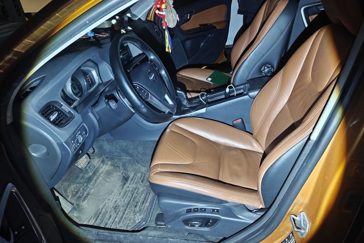 Used Volvo S60 2015 S60L T5 Zhiyue Edition