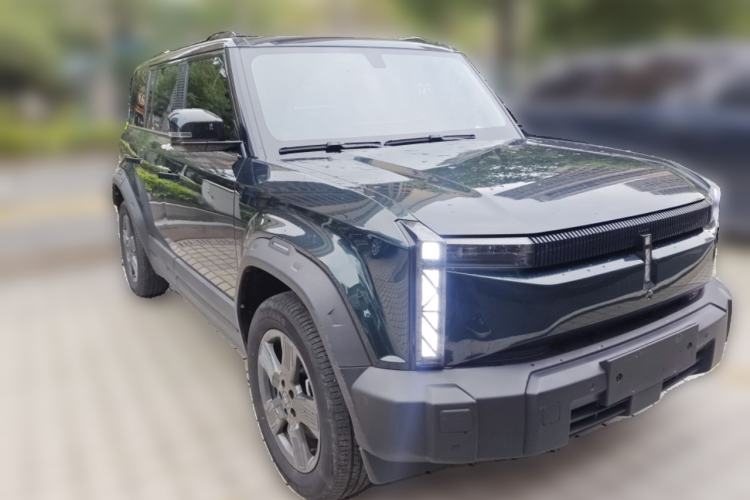 Used iCAR 03 2024 401km Two-Wheel Drive Standard Advanced Version Front Right 45 Deg