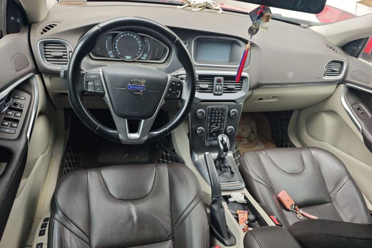 Used Volvo V40 2014 2.0T Zhiya Edition