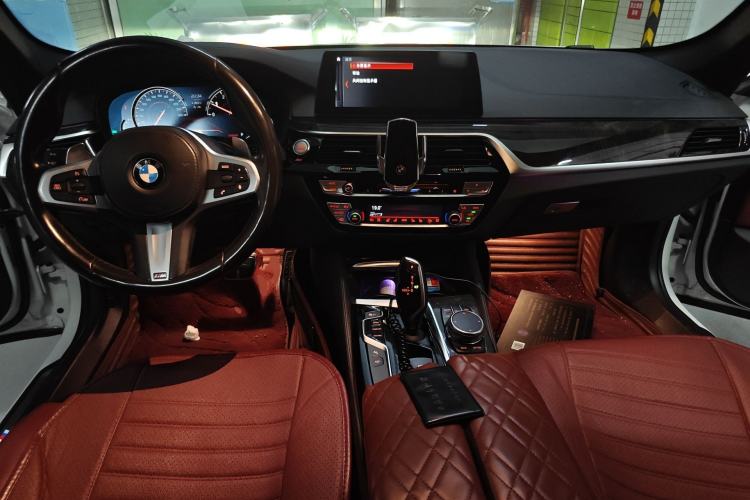 Used BMW 5 Series 2018 Restyled 530Li Luxury Edition M Sport Package Center Console