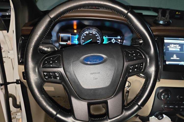 Used Ford Everest 2016 2.0T Gasoline Automatic 4x4 Flagship Edition Steering Wheel