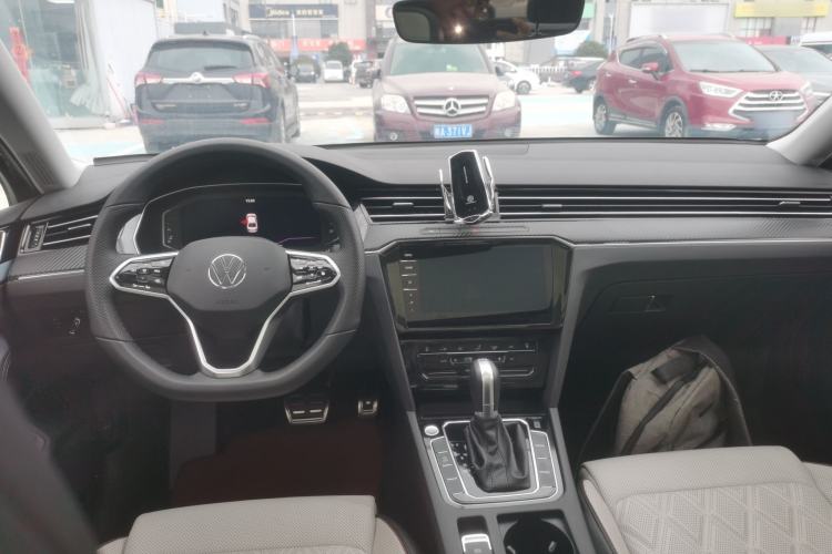 Used Volkswagen Magotan 2023 2 Million Units Commemorative Edition 330TSI DSG Luxury Version