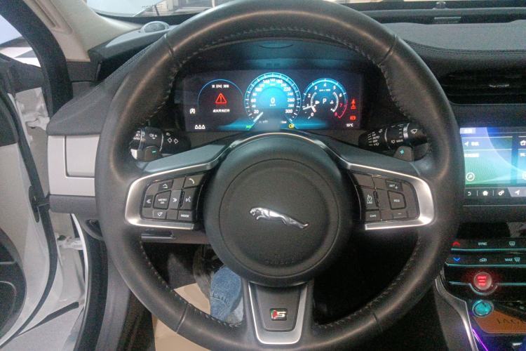 Used Jaguar XFL 2020 XFL 2.0T P200 Two-Wheel-Drive Elite Edition Steering Wheel